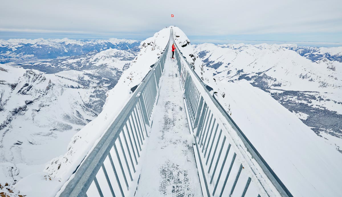 Peak-Walk-Glacier-3000-Suisse