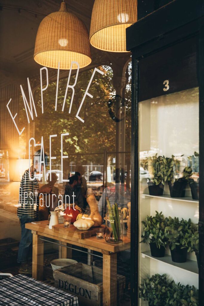 Emipre Cafe, Vichy