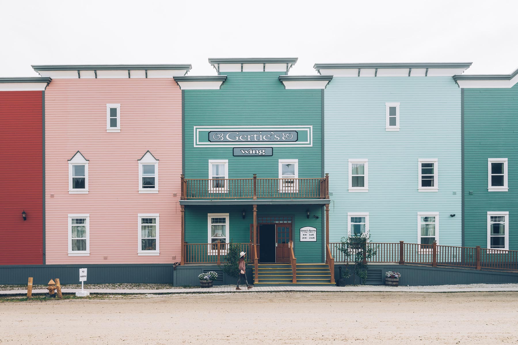 Façades colorées de Dawson City, Canada